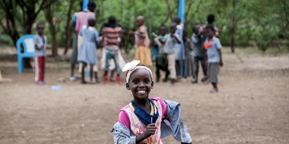 Una niña refugiada en uno de los centros de educación inclusiva del JRS Kenia en el campamento de refugiados de Kakuma.