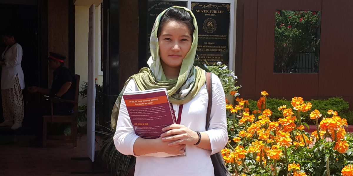 Farzana, qui est originaire d’Afghanistan, fréquente actuellement l’université à Goa, en Inde. (Service Jésuite des Réfugiés)