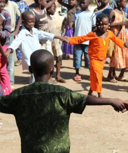 Des enfants jouent, en République Centrafricaine
