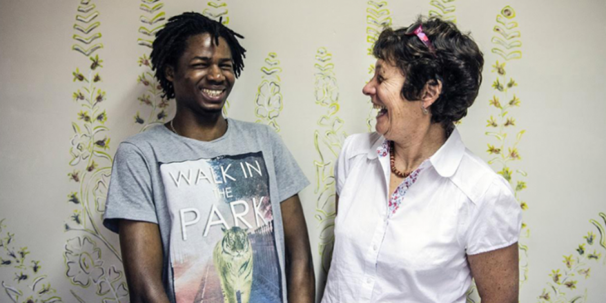 'Duo for a Job' ofrece mentores que ayudan a los migrantes y refugiados con formación en habilidades profesionales y a encontrar trabajo en Bélgica.