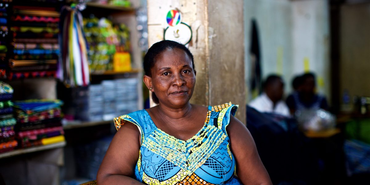 Tras graduarse del curso de emprendimiento del JRS, Jeannette recibió un microcrédito sin intereses del JRS. Ahora dirige su propio negocio en Kampala, Uganda. (Denis Bosnic / Servicio Jesuita a Refugiados)