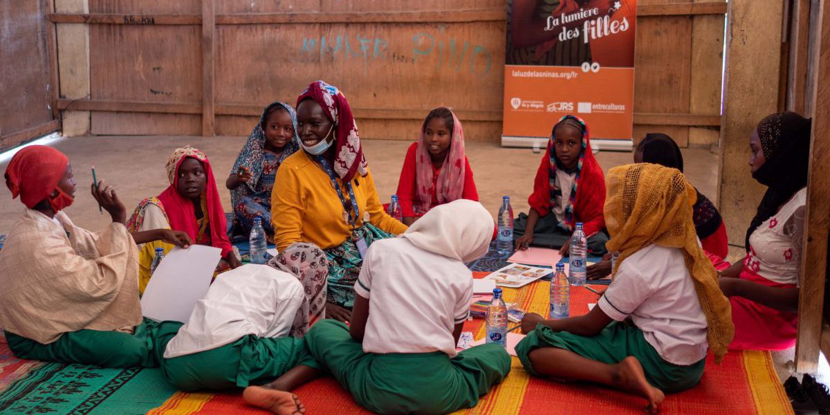 Imagining a new future for refugee girls through a workshop launched by Entreculturas and JRS