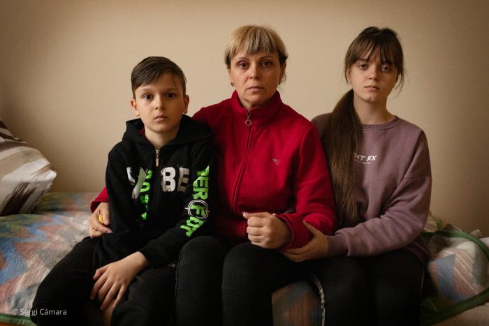 Kateryna and her children fled from Ukraine to Poland. Her husband and parents stayed behind. (Sergi Camara)