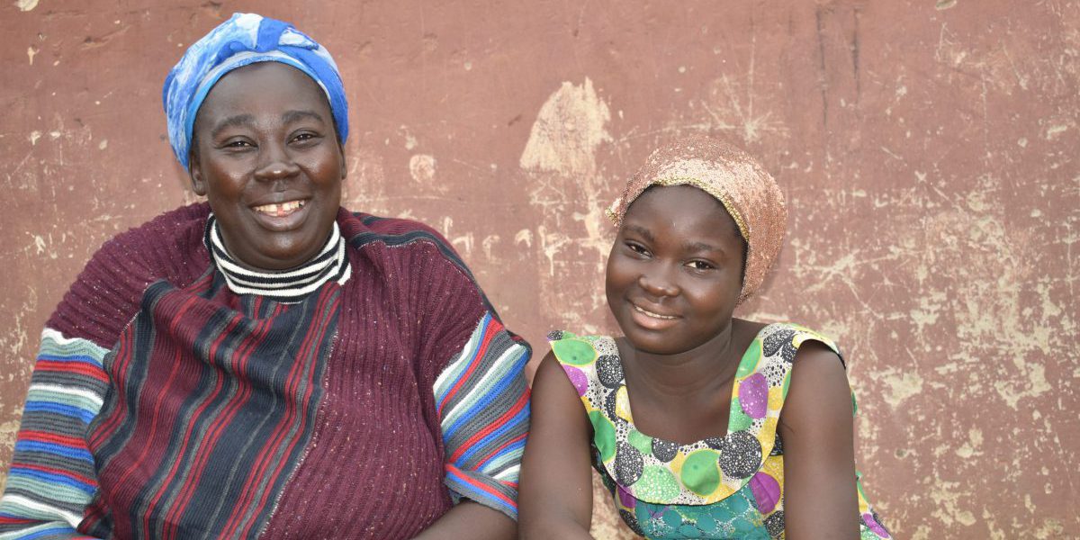 Shimon, una niña refugiada camerunesa, encontró la seguridad en Nigeria junto a su familia. Poco a poco, están reconstruyendo su vida.
