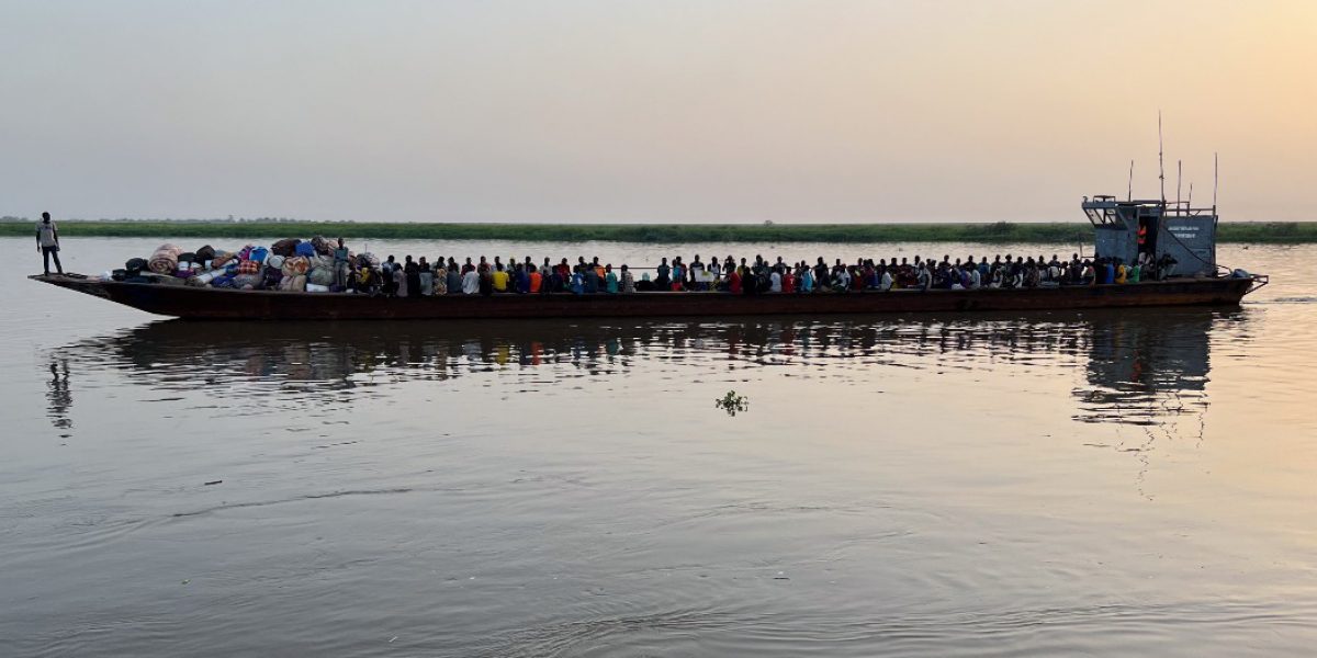 Personas que huyen de Sudán son trasladadas de Renk a Malakal, donde se encuentran sus familias. Testimonios recogidos por el personal del JRS de personas que huyen de Sudán en busca de seguridad en los países vecinos.