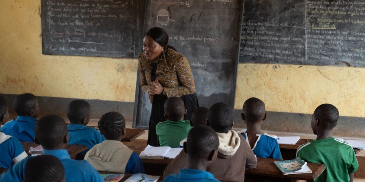 Linda, teaching her students at the school of Etoug Ebe, Cameroon. JRS supports access to education in Cameroon and in cooperation with teachers provides children with the tools to live peacefully in society.