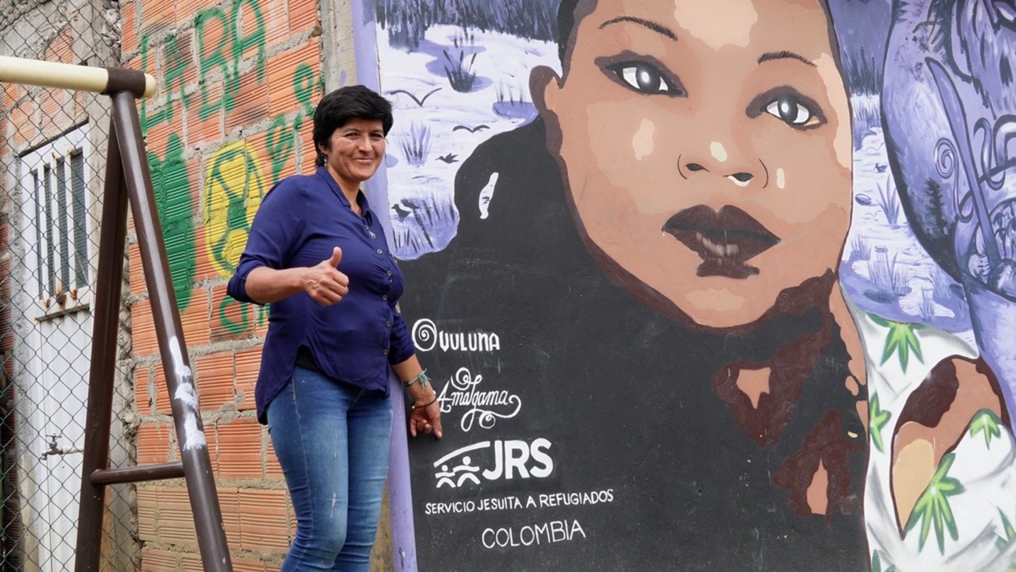Pastora, a community leader in the Panorama, neighbourhood, in Soacha, a town at the outskirts of Bogotá, Colombia. Pastora is a Peace Artisan. She works to weave threads of unity in her community in Colombia, with the hope of building a future of peace.