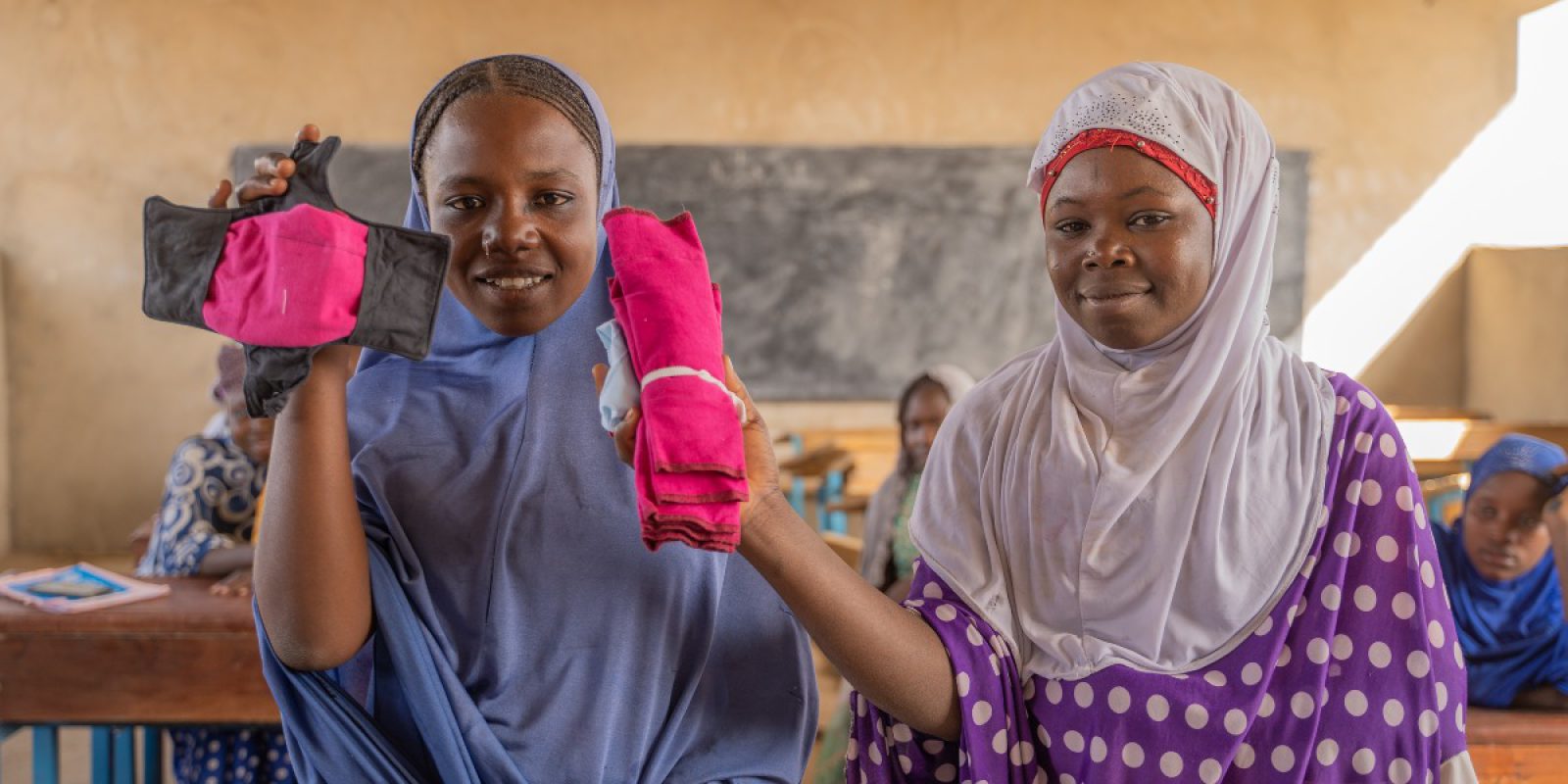 JRS的全球教育团队发布了关于2024年JRS月经健康和卫生状况的新报告。参加乍得促进和促进平等和包容性教育项目的女孩（耶稣会难民服务）。