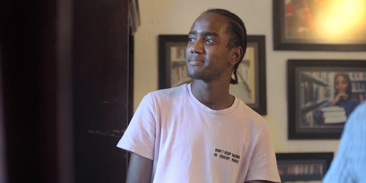 A Sudanese photographer uses his art as a means of building connections and encouraging people to live together in peace.
