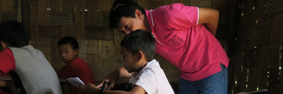 Testimonios de profesores de Myanmar que han dado un paso al frente para garantizar la continuidad de la educación de los niños desplazados. (Archivo fotográfico del Servicio Jesuita a Refugiados)
