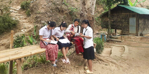 Sr Joji, from JRS Thailand, reflects on teaching as ministry, grounded in accompaniment, a sustained commitment to walk with learners. A group of students in Thailand (Jesuit Refugee Service).